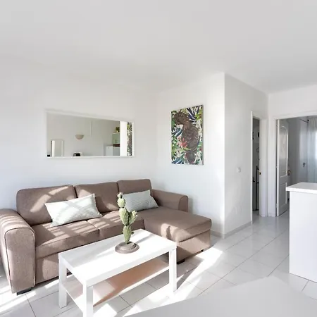 Clara Apartment *